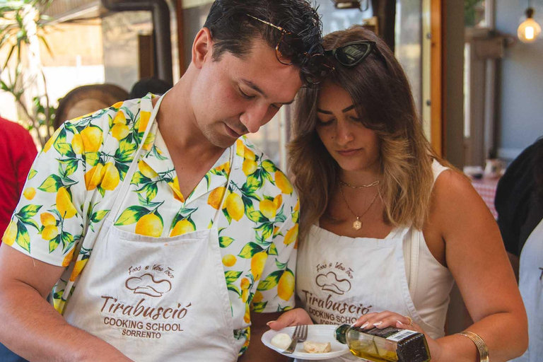 Sorrento: clase de preparación de pizza en la escuela de cocina de Tirabusciò