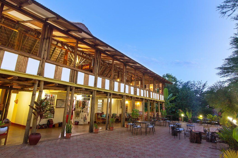 Safari privé de 2 jours en catégorie moyenne au départ de Dar Es SalaamSafari privé de 2 jours en catégorie intermédiaire au départ de Dar Es Salaam