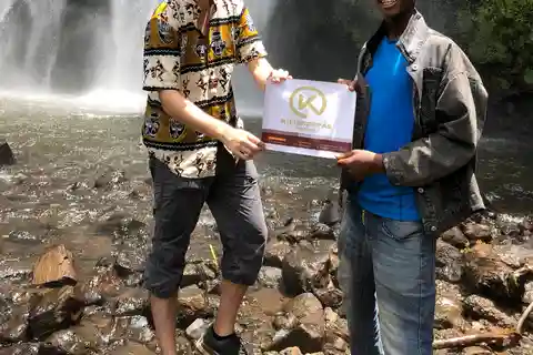 Arusha : chutes d'eau de Materuni et sources chaudes de Chemka
