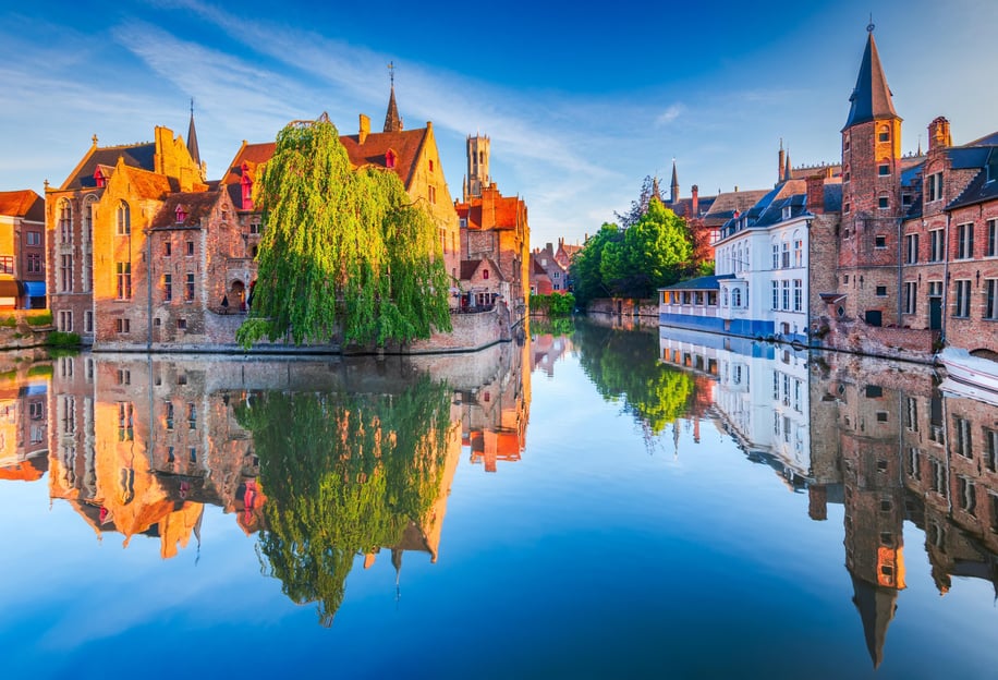 From Brussels: Guided Day Trip to Bruges and Ghent