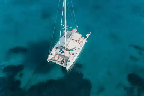 Ierapetra : Croisière de luxe en catamaran sur l'île de Chrissi avec repas