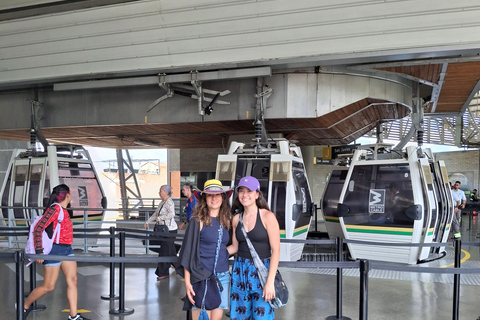 Medellín: tour privato delle Comunità 13 e 3 con funiviaMedellín: tour privato dei quartieri 13 e 3 con funivia