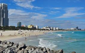 West Palm Beach: Miami Day Trip by Rail & Activity Options