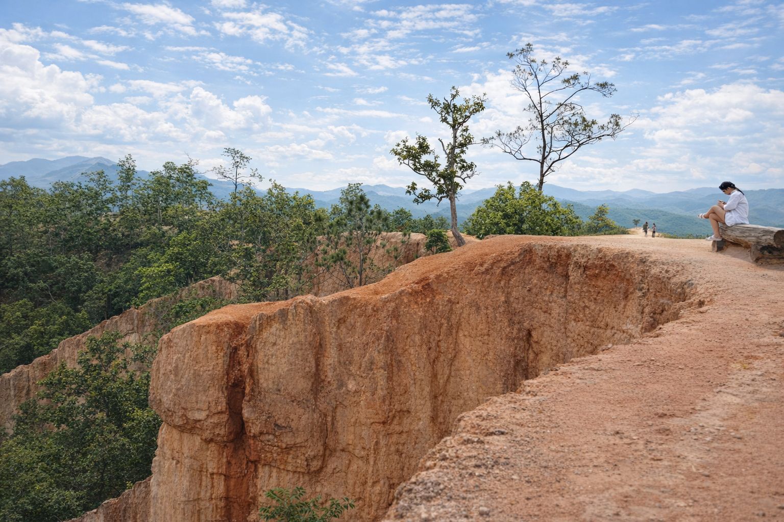 Ab Chiang Mai: 2-tägige Tour nach Pai mit Bua-Tong-Wasserfall