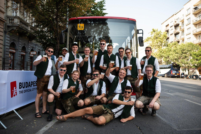Budapest: BeerBus Sightseeing Tour with unlimited beer