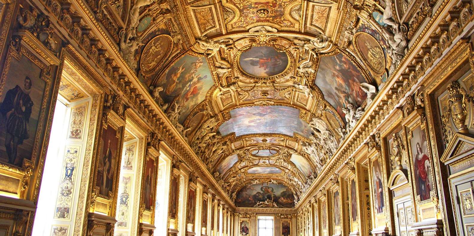 Paris: Senior-Friendly Louvre Museum Highlights Private Tour