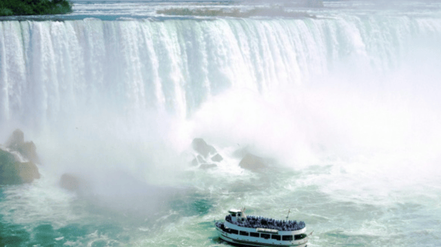 From NYC: Niagara Falls Day Trip with Optional Boat Ride