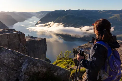 Stavanger: Lysefjorden-Kreuzfahrt und Preikestolen-Wanderung