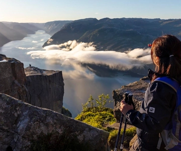 Stavanger: Lysefjorden Cruise and Preikestolen Hike