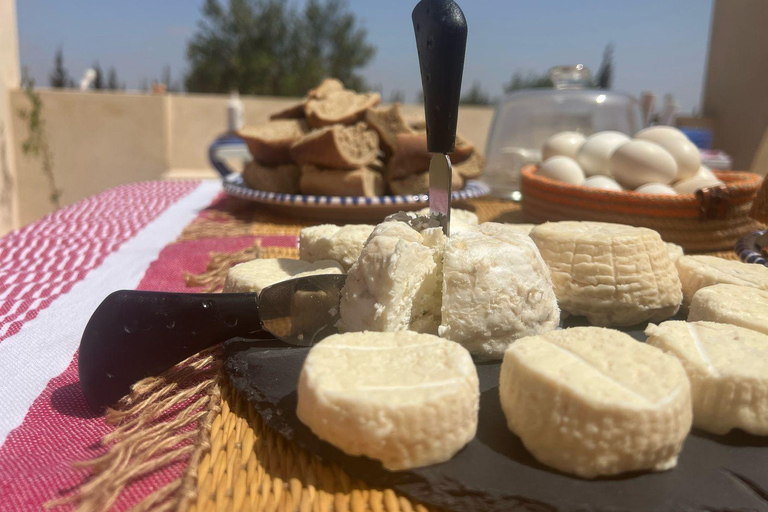 Djerba: Valera Farm, Local Food Tasting, and UNESCO World Heritage Site Djerba: Valera Farm, Local Wine Tasting, and UNESCO Monument