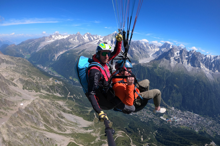 Chamonix-Mont-Blanc: Tandem-Gleitschirmflug im GebirgeChamonix-Mont-Blanc: Berg-Tandem-Gleitschirmflug