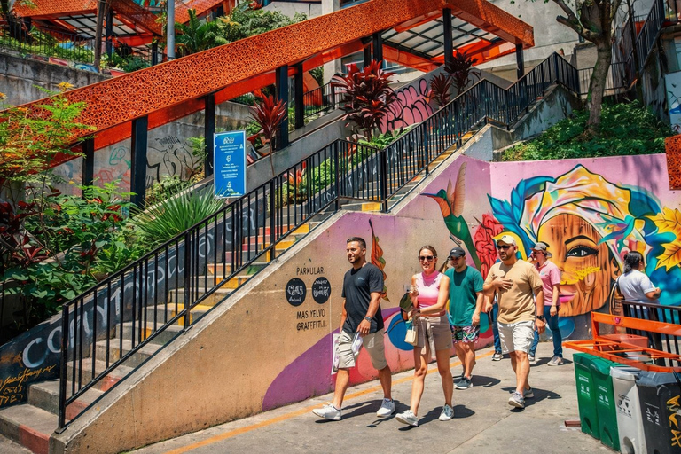Medellín: Half-Day Tour to Comuna 13 & Exotic Fruit Market