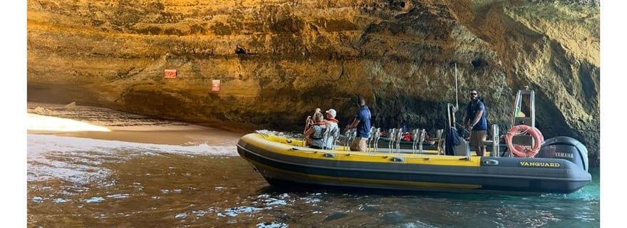 Vilamoura : visite privée en bateau de la grotte de Benagil et de la plage de Marinha