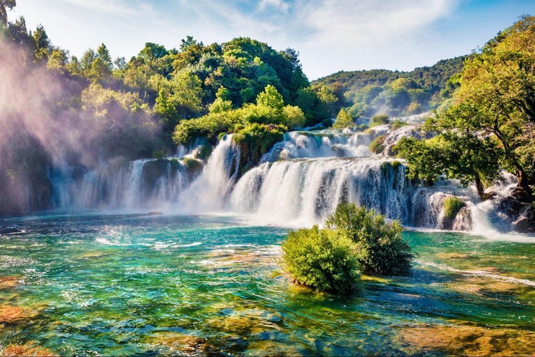 Tour privado de un día por las Cascadas de Krka y el Castillo de Juego de Tronos