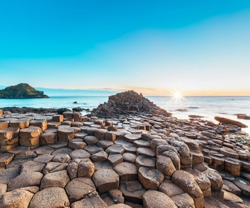 Dublin: Giants Causeway, Dark Hedges, Dunluce & Belfast Tour