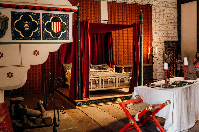 Private Tower of London Tour: Early Crown Jewels Access