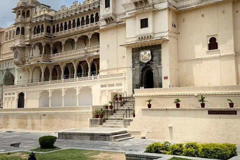 Udaipur City Palace Tour with Entry Ticket & Guide