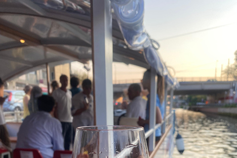 Milan: Navigli District Canal Boat Tour with Aperitivo