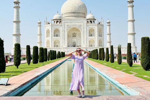 From Delhi: Private Taj Mahal & Agra Tour with 5* Lunch From Delhi: Tour with Car, Guide and Entry Tickets