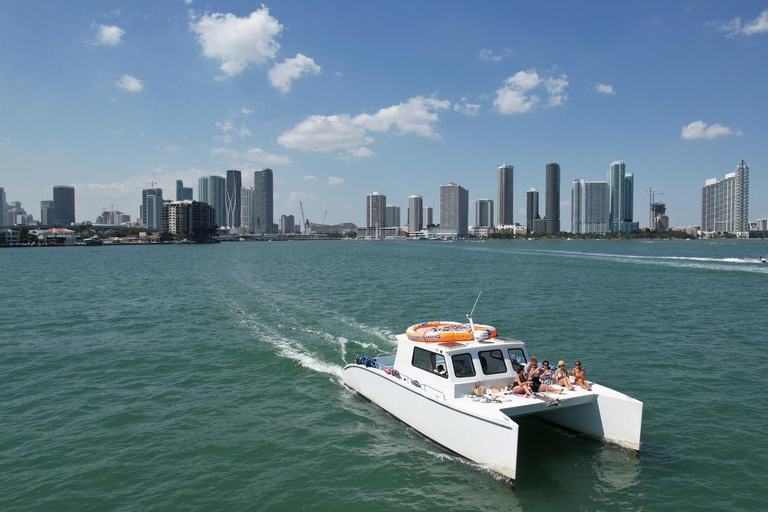 Miami: Crociera avventurosa con jetski, tubing e bevandePacchetto per 8 ospiti: tour con tariffe carburante e porto turistico