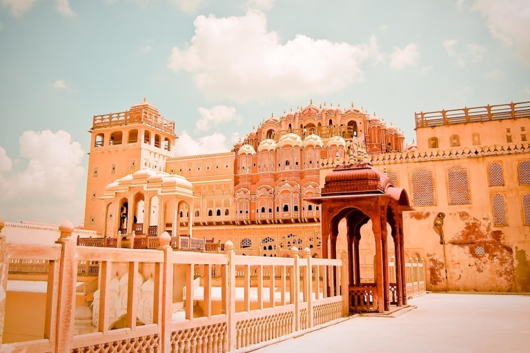 Desde Jaipur: Excursión Privada en Coche por el Fuerte Amber, Jal Mahal y MásExcursión Todo Incluido con Tasas de Monumentos y Comida