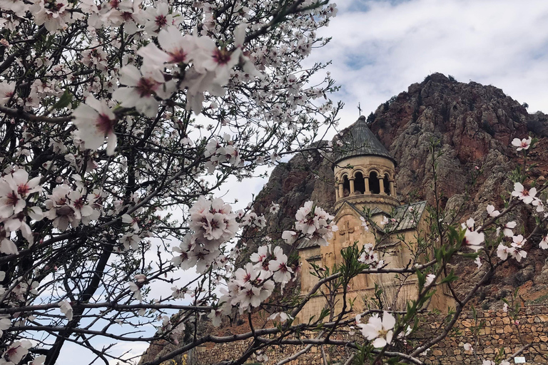 Yerevan: Silk Road Jeep Tour with Lake Sevan & Noravank