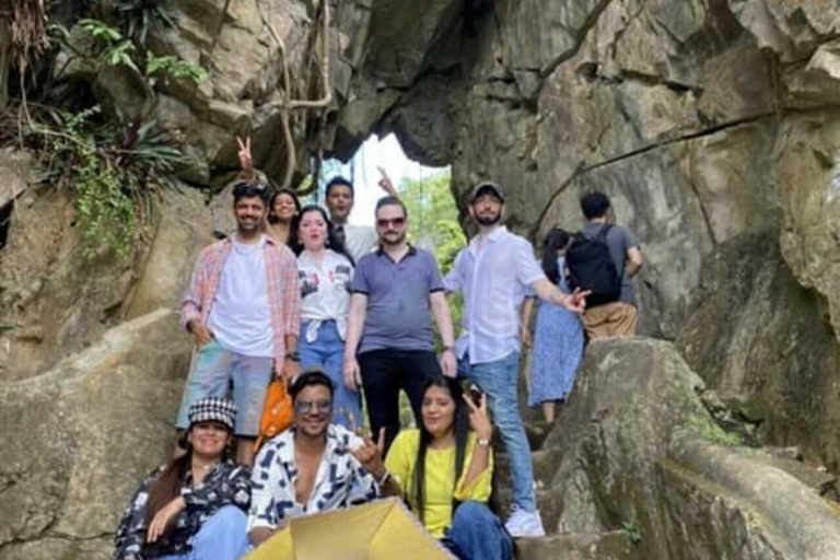 Da Nang: Tour delle colline di BaNa, del ponte d&#039;oro e della montagna di marmoTour privato senza pranzo a buffet