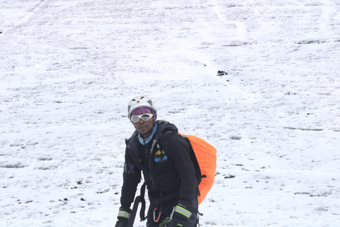 Uganda: Rwenzori Mountains Trekking Tour