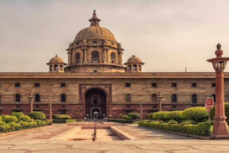 9-Day Golden Triangle & Udaipur Tour with Holi Celebration