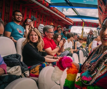 Cusco: tour panorámico en autobús con espectáculo de danza y clase de pisco