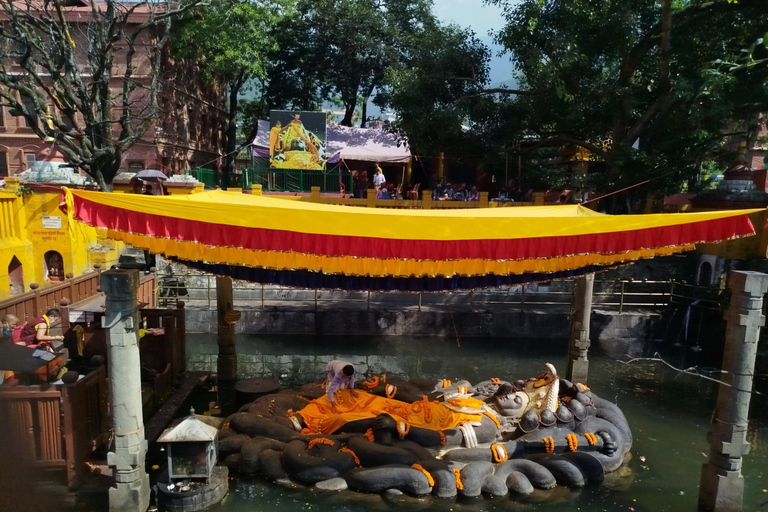 One-Day Private Vehicle Sightseeing Tour – 6 Points