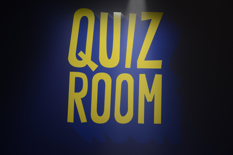 Lyon: Quiz Room - Experience a team TV game!