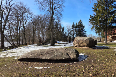 From Riga:Medieval Castles&Legends Tour: Lielvārde & Koknese