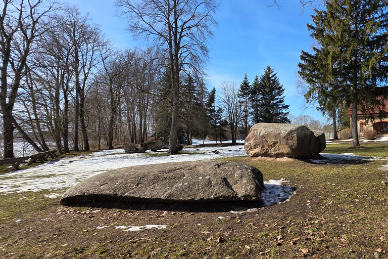 From Riga:Medieval Castles&Legends Tour: Lielvārde & Koknese