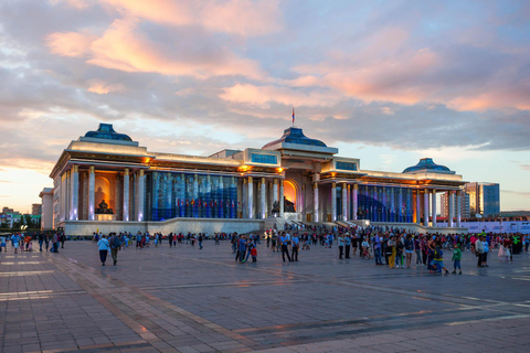 Transporte Parque nacional de Terelj , estatua de Chinggis Khaan ,