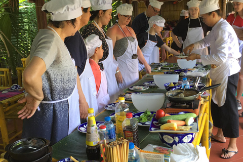 Tour di classe di cucina ecologica della Baia di Mau con barca a cesto