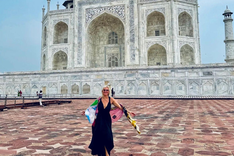 Wycieczka po Tadź Mahal, Czerwonym Forcie i grobowcu Itimada z Delhi z 5-gwiazdkowym obiademZ Delhi: prywatny samochód i przewodnik na wycieczkę (bez biletów i lunchu)