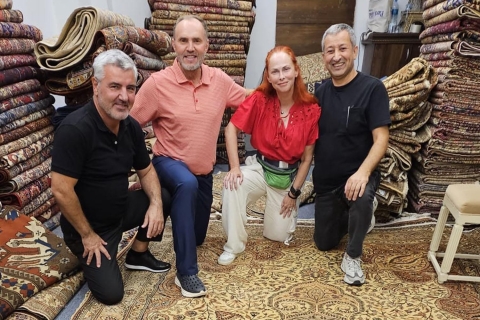 Zakupy dywanów z ekspertem Grand BazaarWycieczka po dywanach z ekspertem Grand Bazaar
