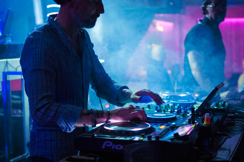 Kigali: Kisementi Bar-Hopping Tour with Gloria