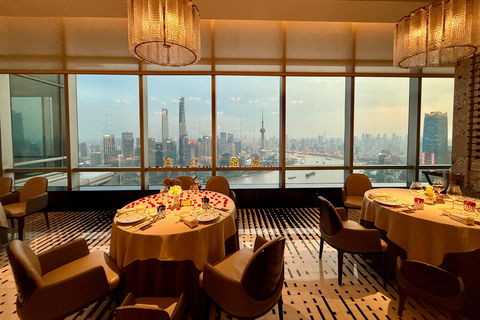 Shanghai Sunset Walk: Historic Bund to Cyberpunk Skyline Private VIP Tour (English & French)