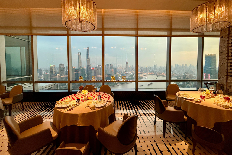 Shanghai Sunset Walk: Historic Bund to Cyberpunk Skyline Private VIP Tour (English & French)