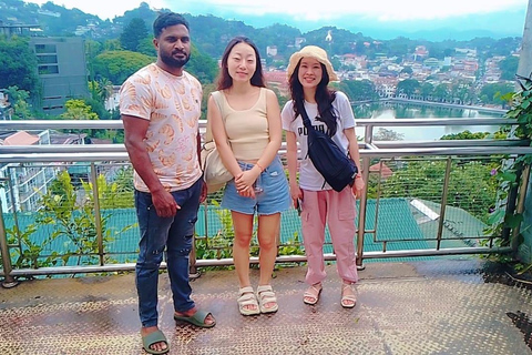 Kandy City Private Tuk Tuk Tour with Temple, Tea & Culture