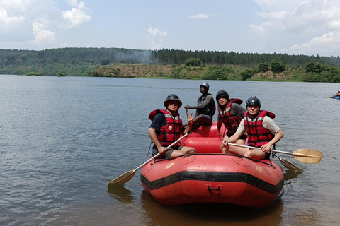 Kampala: Jinja 2-Day Adventure Tour with Rafting & Cruise