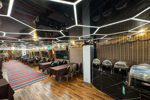 迪拜河阿拉伯独桅帆船巡游、小型游艇码头表演、自助餐和饮料选项迪拜河游船+晚餐+现场舞蹈表演（不含接送服务）