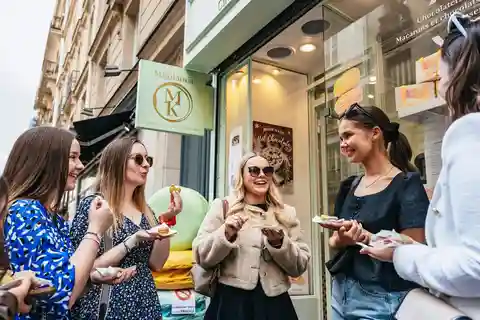Paris : Croisière sur la Seine et dégustation de macarons au pied de la Tour Eiffel