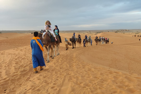 4 jours Fantastic Desert Tour De Fes A Marrakech via desertCircuit partagé de 4 jours dans le désert