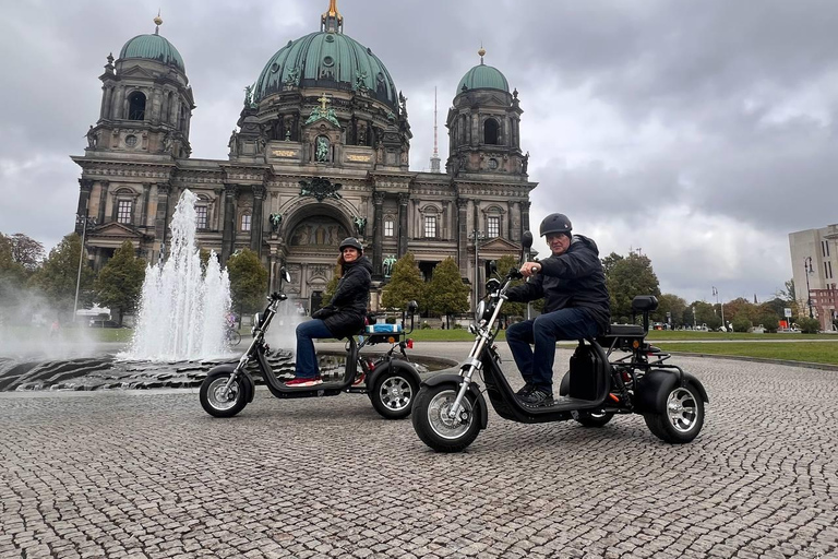 Berlim: Tour guiado na cidade por 2 horas com Fat Tire E-ScooterBerlim: 2 horas de tour guiado na cidade com uma bicicleta elétrica de pneus gordos