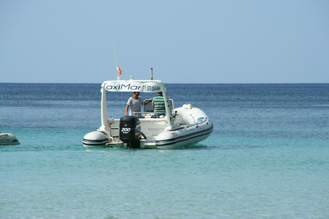 Speedboat sightseeing tour with a swim included around Menorca's famous coves. Speedboat tour with swim stop included through the famous coves of Menorca.