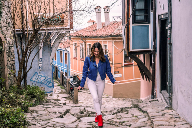 Plovdiv: Private Photo Session in the Historic Center Extended - 1.5-2 hours, 50 photos