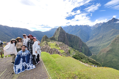 Cusco: Machu Picchu from Cusco by Train Cusco: Andean Marriage and Machu Picchu from Cusco by Train
